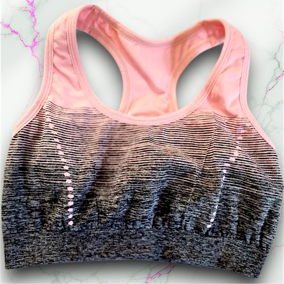 Women’s Sports Bra Athletic top Size Small - Picture 1 of 4
